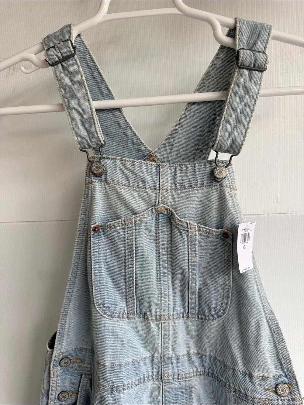 NEW OLD NAVY BIB OVERALLS SIZE 6 TALL LIGHT WASH BLUE - Picture 2 of 8